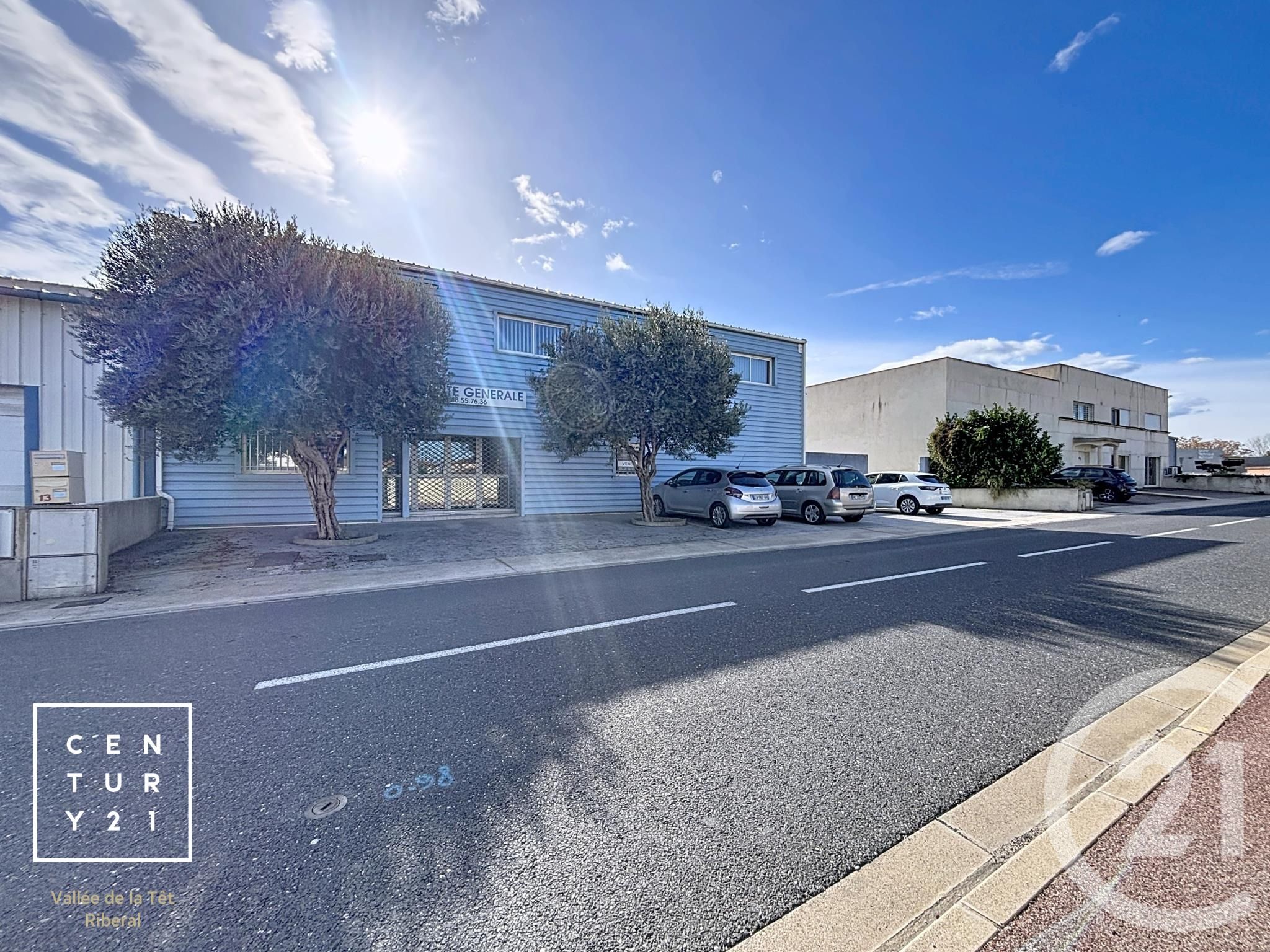 TOULOUGES ZONE ARTISANALE BALTAZA - LOCAL BUREAUX PARKINGtre annonce