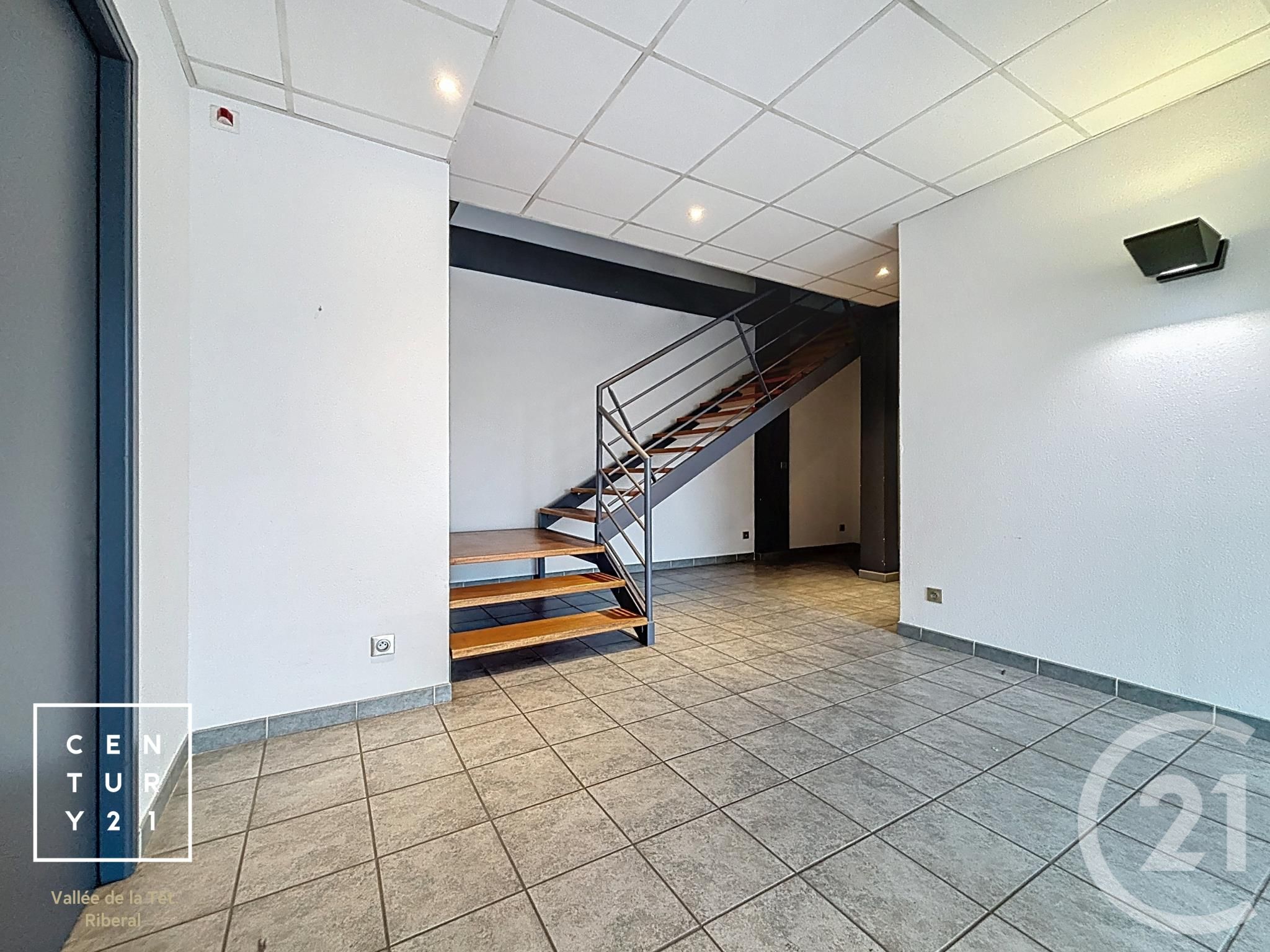 TOULOUGES ZONE ARTISANALE BALTAZA - LOCAL BUREAUX PARKINGtre annonce