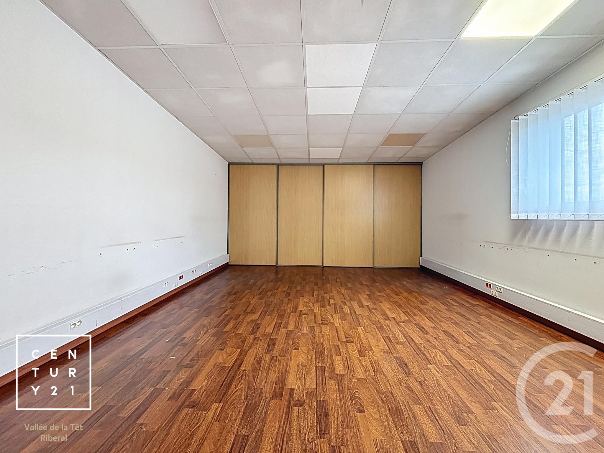 TOULOUGES ZONE ARTISANALE BALTAZA - LOCAL BUREAUX PARKINGtre annonce