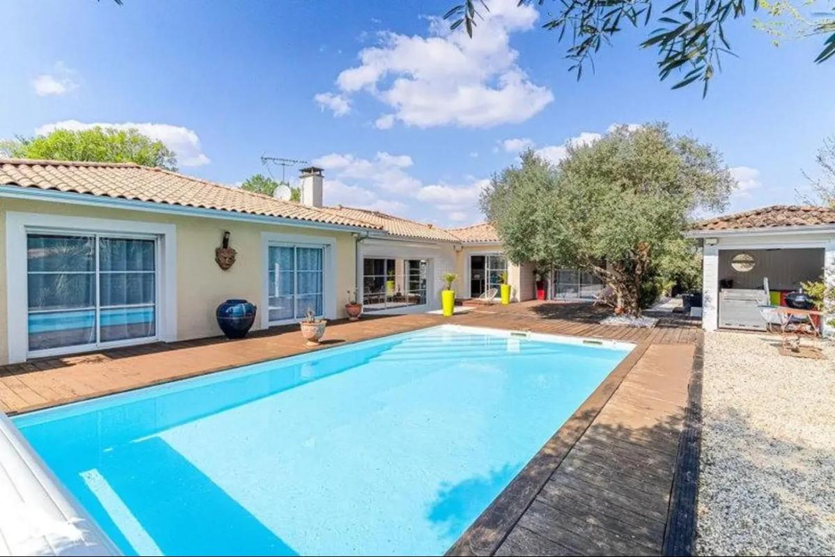 Maison T6 de 222m² à Léognan