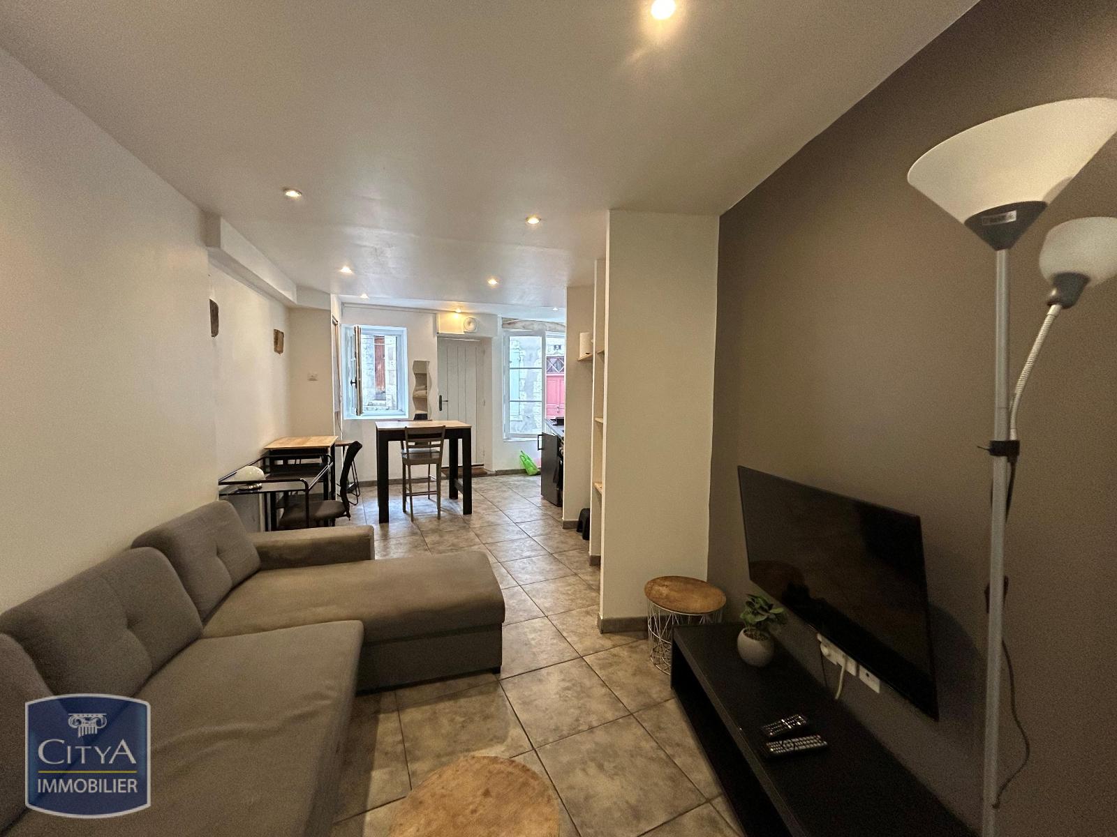 À LOUER : Découvrez ce charmant appartement T1 situé au ....