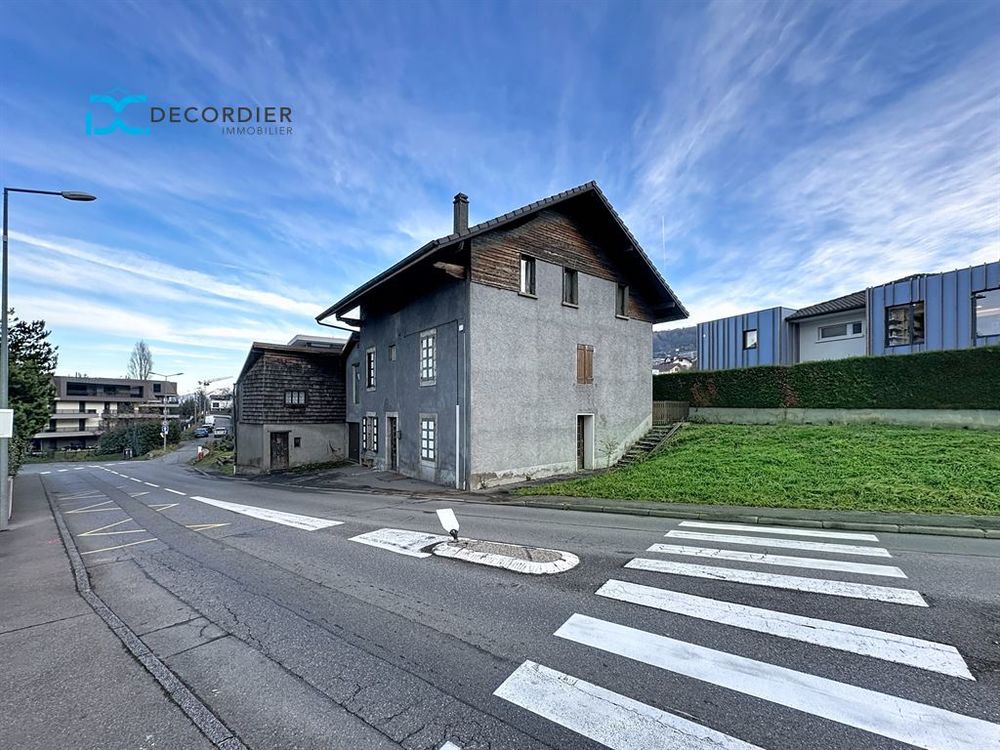 ENSEMBLE IMMOBILIER A RENOVER