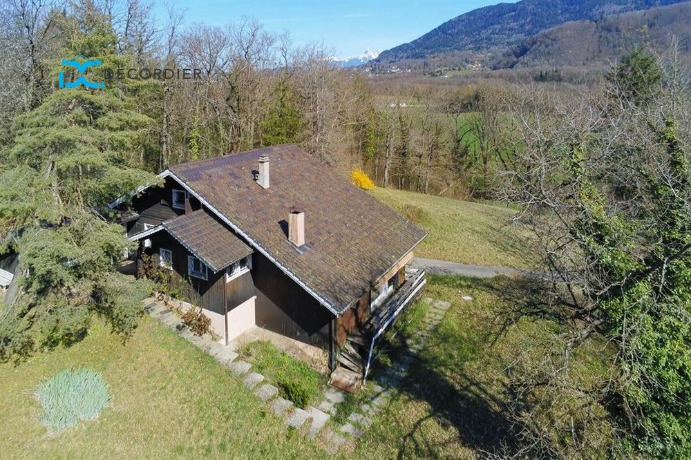 LYAUD - PROPRIETE 18 689 M² ET MAISON DE 180M2