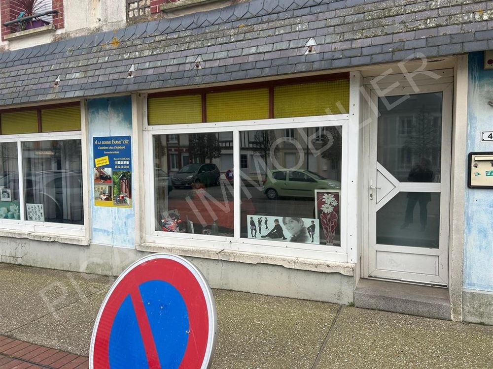 GONNEVILLE LA MALLET - CENTRE BOURG. Local commercial... 750 76280 Gonneville la mallet