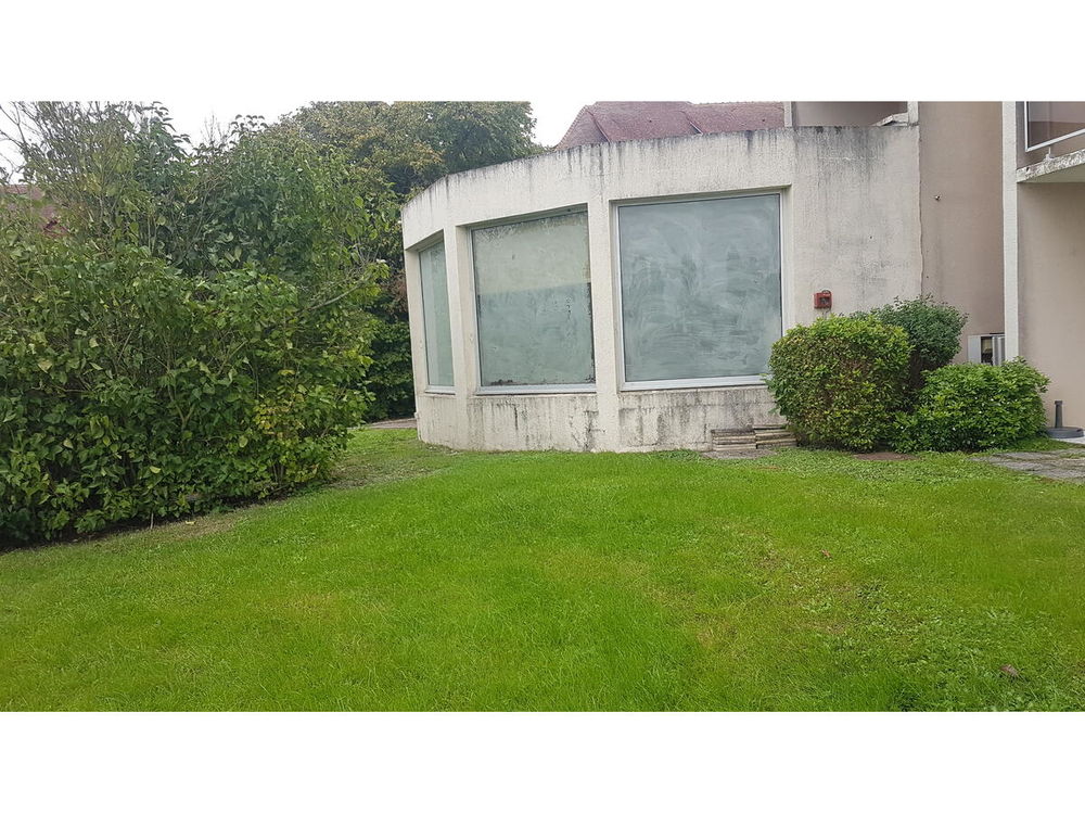 Local commercial F3 39000 86270 La roche-posay