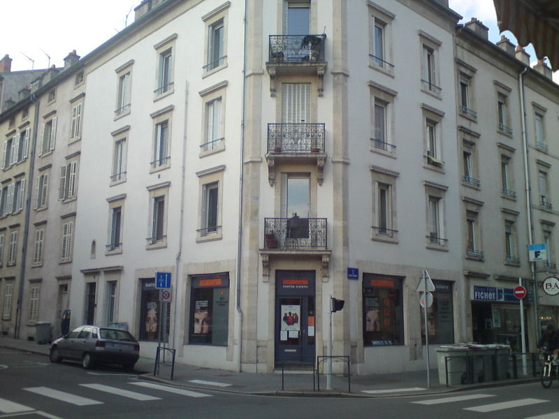 Appartement - F3 - Construction Années 1900 - Entrée - S....