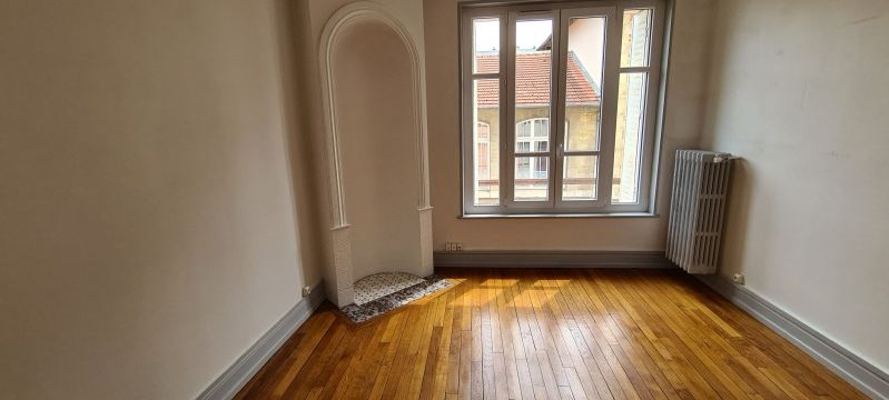 Appartement - F3 - Construction Années 1900. Entrée, séj....