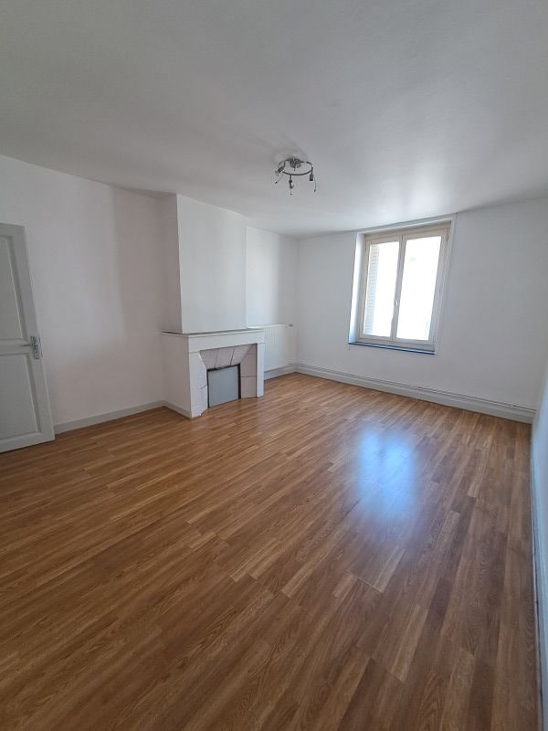 Appartement - F3 - Construction Années 1900 PEINTURE ET ....