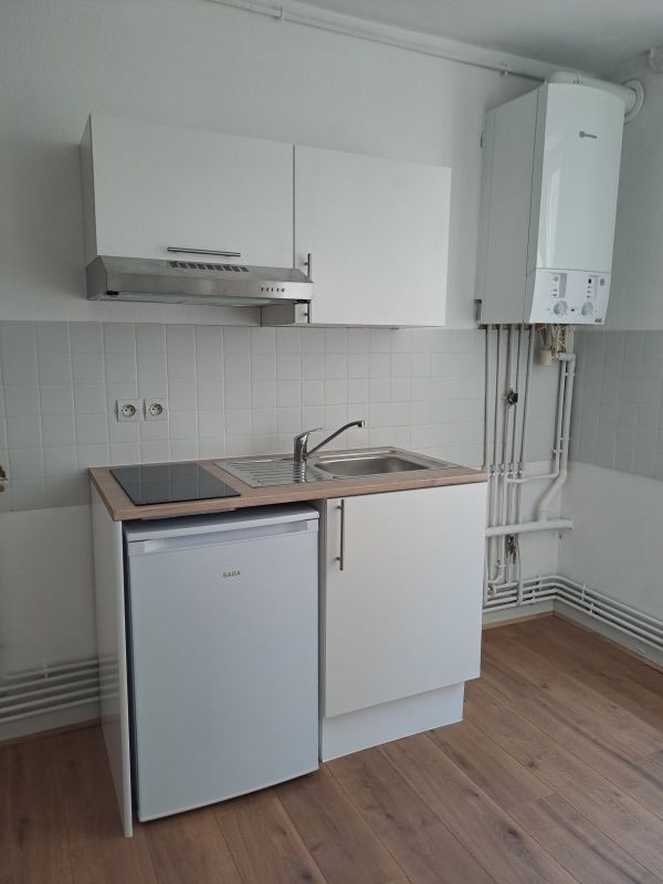 Appartement - F3 - Construction Années 1900 PEINTURE ET ....