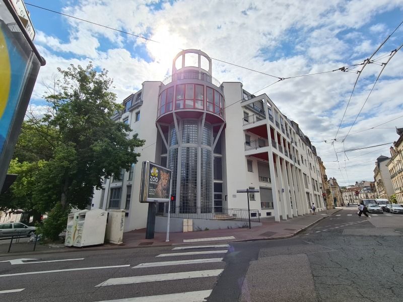 Appartement -F4- Parking Sols refaits a neuf Constructio....