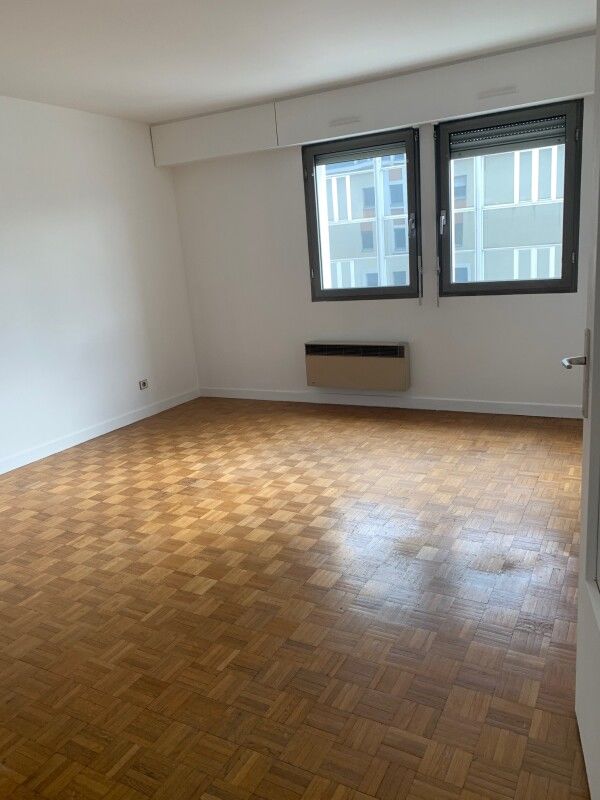 Appartement - F2 - Avec ascenseur Construction Années 19....
