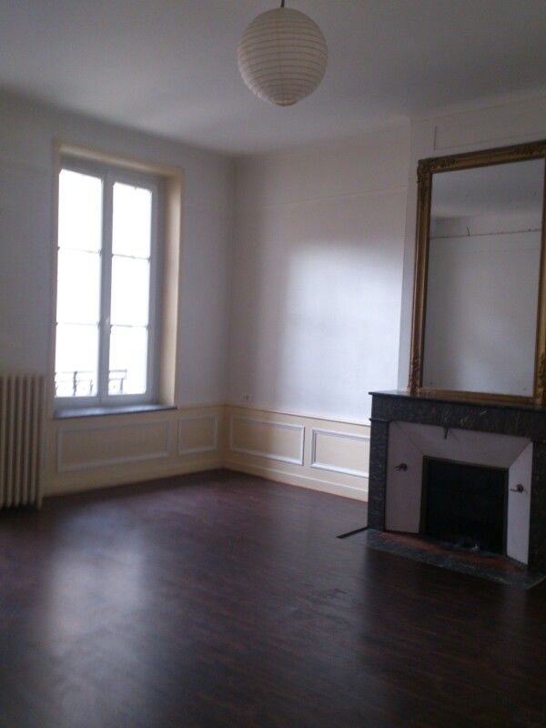 Appartement -F3- Parking balcon Construction années 1900....