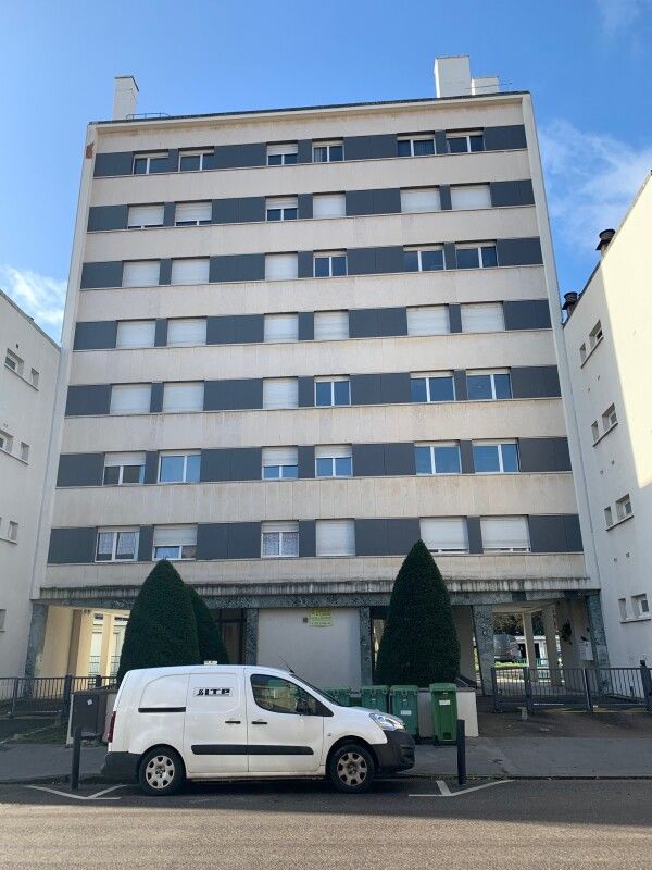 Appartement - F4 - Construction Année - Entrée - Séjour ....