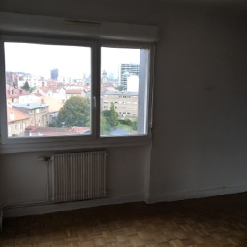 Appartement - F4 - Construction Année - Entrée - Séjour ....