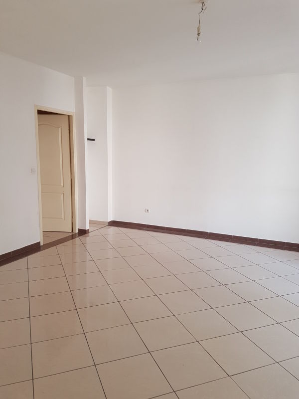 Appartement -F2- Parking possible + 50 euros constructio....