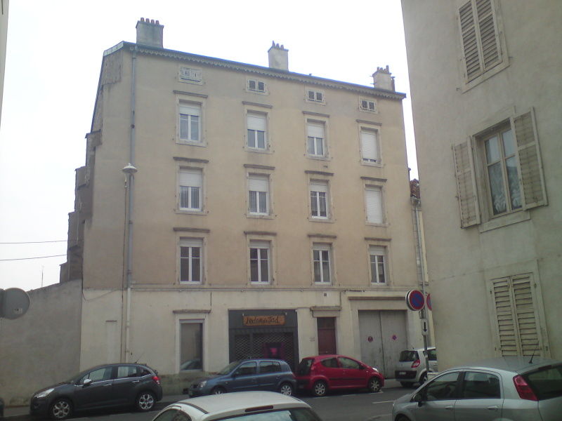 Appartement -F2- Construction années 1900 Entrée, séjour....