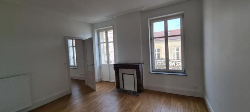 Appartement - F3 - Construction Années 1900 - Entrée - S....