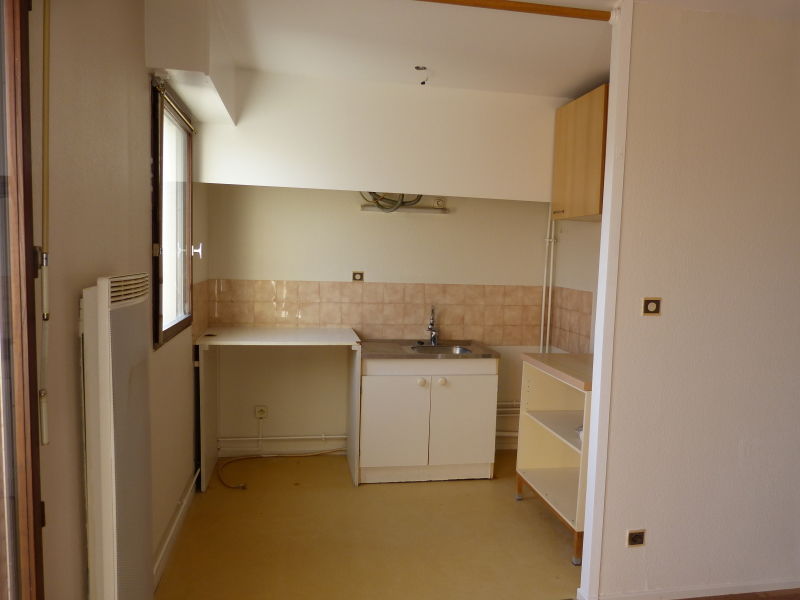 Appartement -F2- Parking aerien lot 13 Cave lot 32, balc....