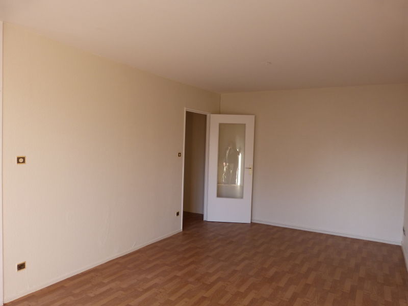 Appartement -F2- Parking aerien lot 13 Cave lot 32, balc....