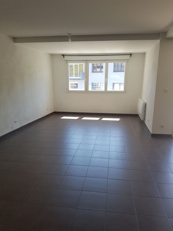 Appartement -F5- parking aérien terrasse , cellier Const....