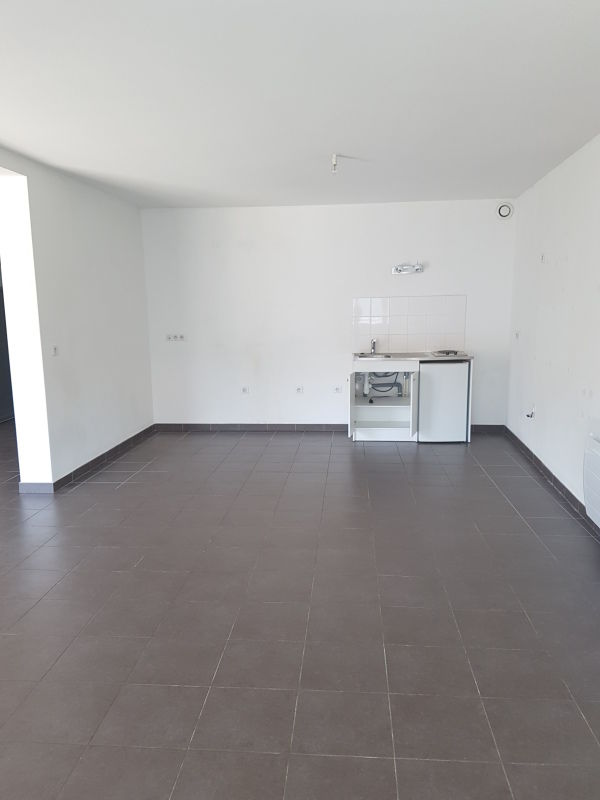 Appartement -F5- parking aérien terrasse , cellier Const....