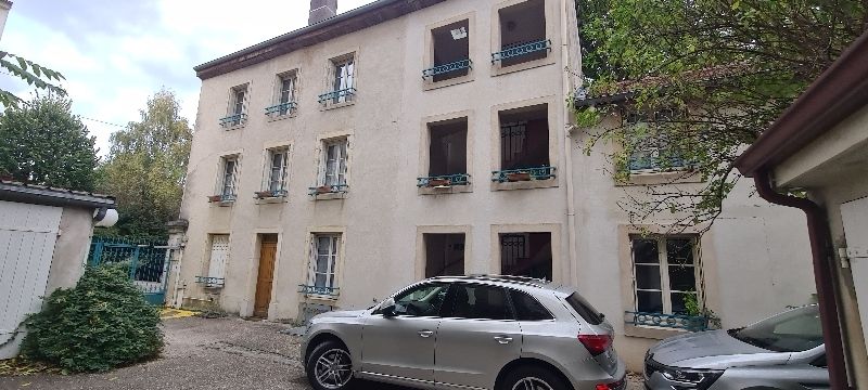 Appartement - F1 bis - Constructions années 1900 Entrée,....