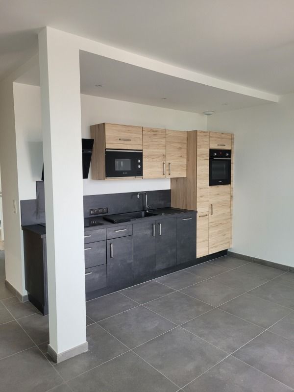 Appartement -F2- Cave et Balcon Immeuble completement re....
