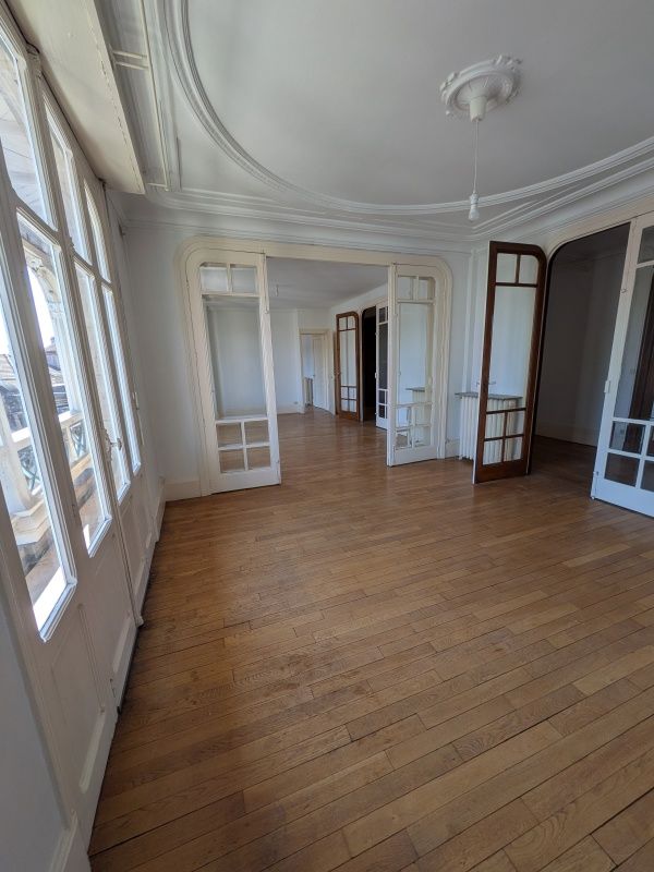 Appartement -F7- Terrasse 14 m2 Balcon 7 m2 Construction....