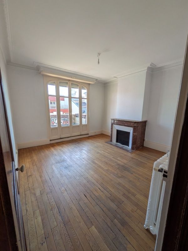 Appartement -F7- Terrasse 14 m2 Balcon 7 m2 Construction....