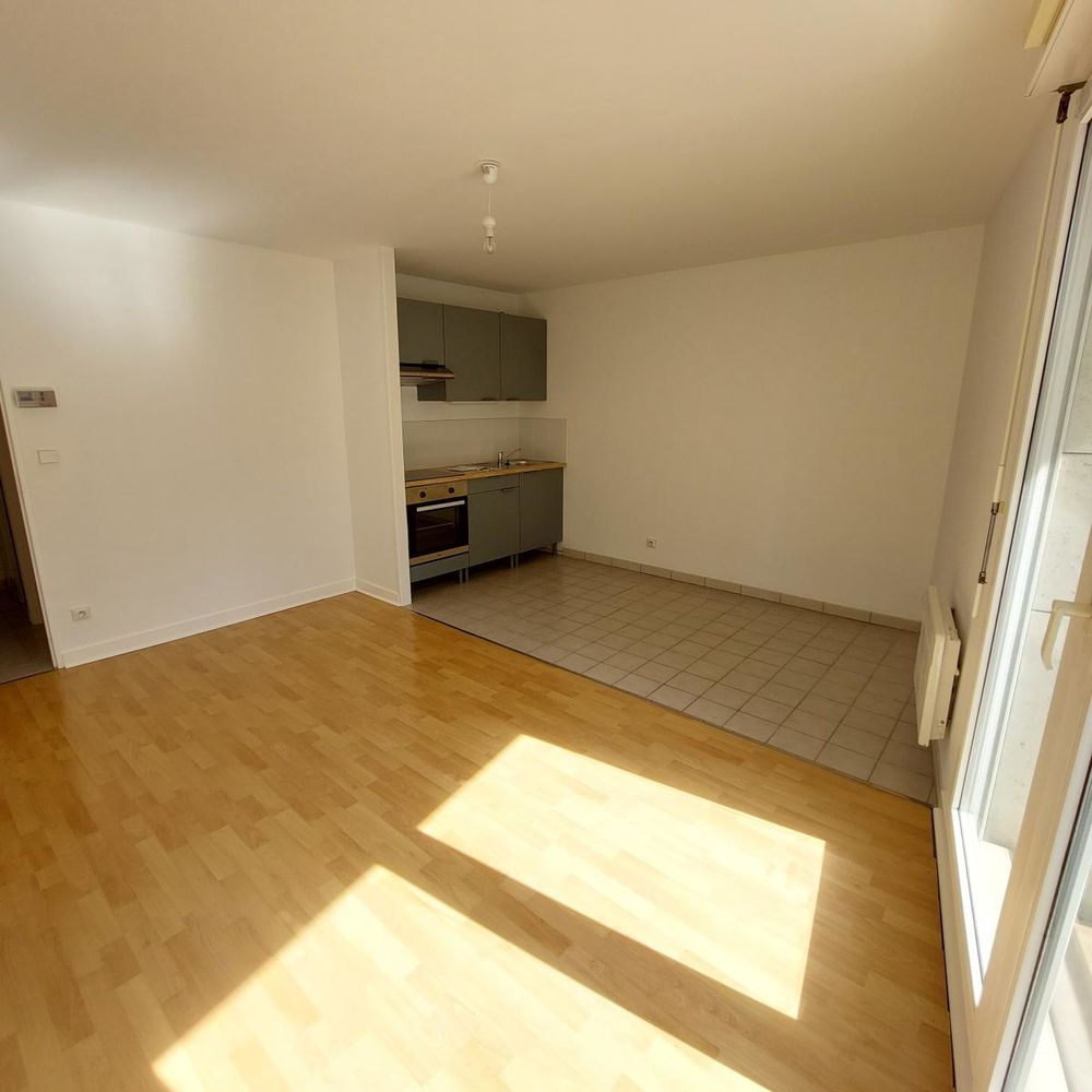 STUDIO avec box en sous-sol et balcon