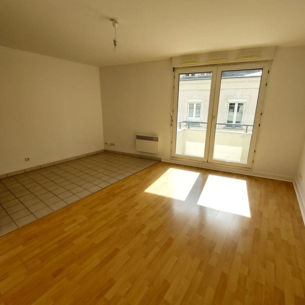 STUDIO avec box en sous-sol et balcon