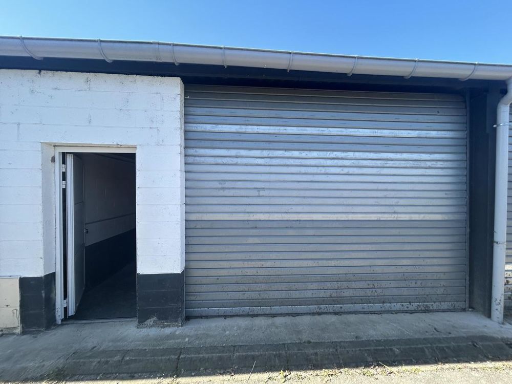 B&acirc;timent d'activit&eacute;s ou de stockage &agrave; VENDRE. 120000 59400 Cambrai