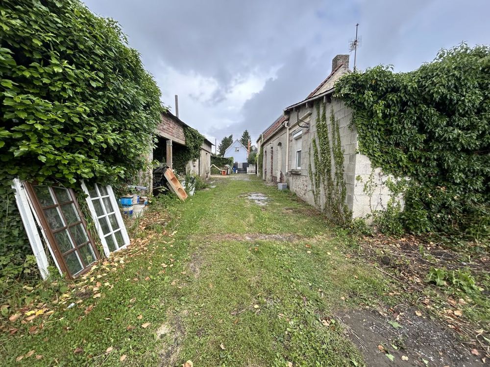 MAISON INDIVIDUELLE A RENIOVER A VENDRE A VILLERS GUISLAIN