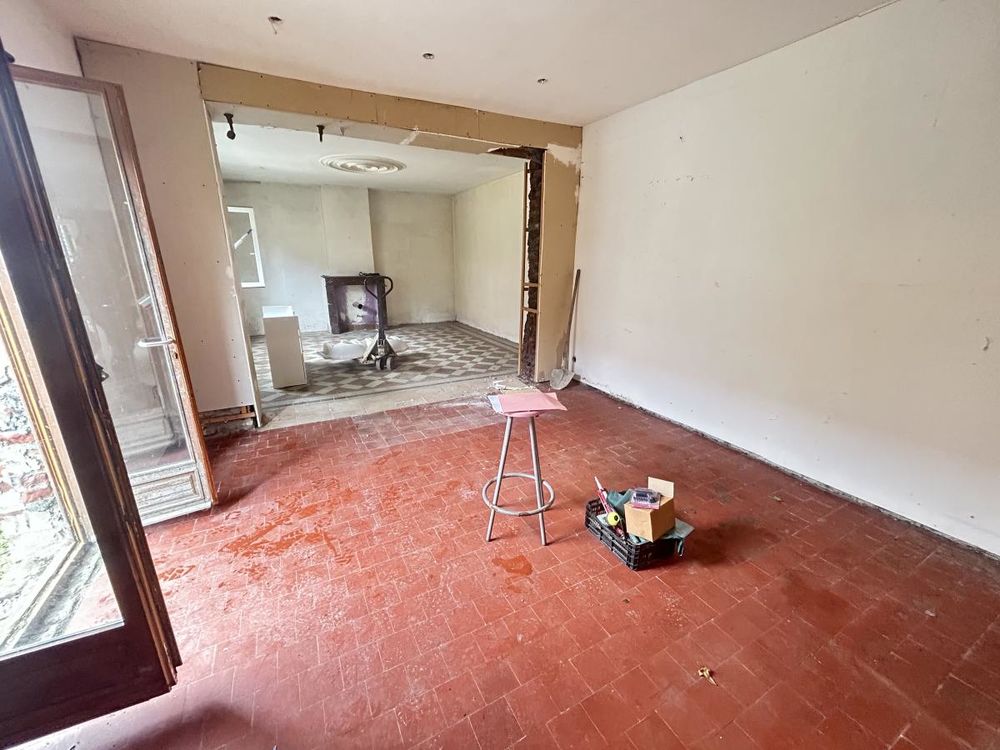 MAISON INDIVIDUELLE A RENIOVER A VENDRE A VILLERS GUISLAIN