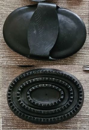 2 &eacute;trilles d'&eacute;quitation + 2 brosses 9 95250 Beauchamp