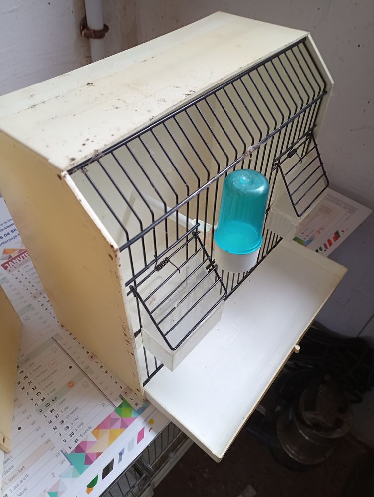 CAGES D EXPOSITION OU AUTRES 14 26130 Clansayes