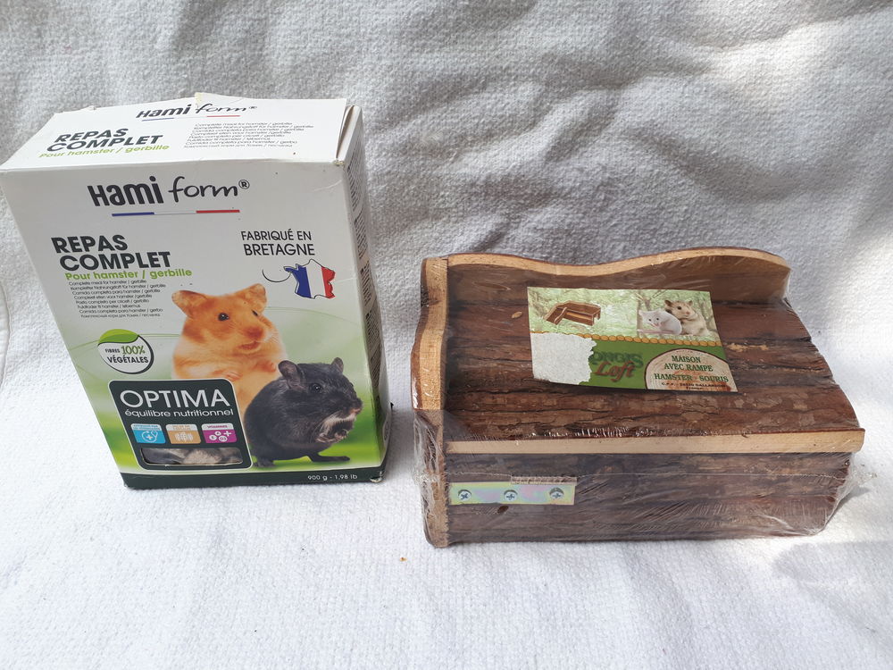 Maison d'hamster ou souris neuve + nourriture 15 77520 Montigny-lencoup