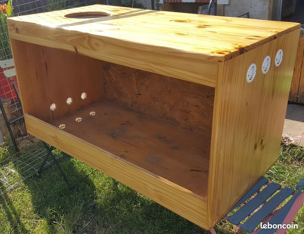 terrarium en bois 240 89000 Auxerre