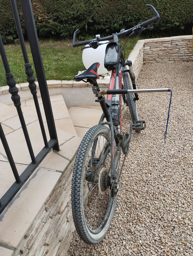 Laisse pour chien sur v&eacute;lo 30 69730 Genay