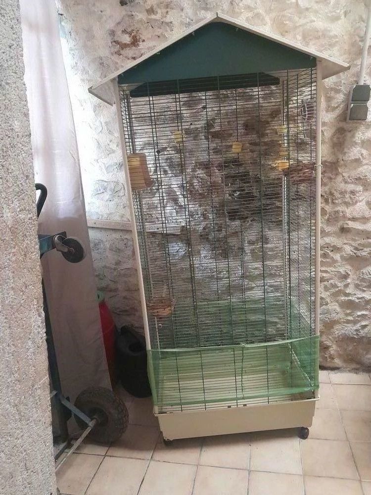 Av 2 cages oiseaux 130 47370 Bourlens