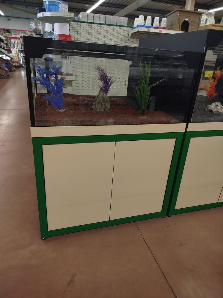 Aquarium d'occasion 190L 80x80xH35 avec meuble 200 66600 Rivesaltes