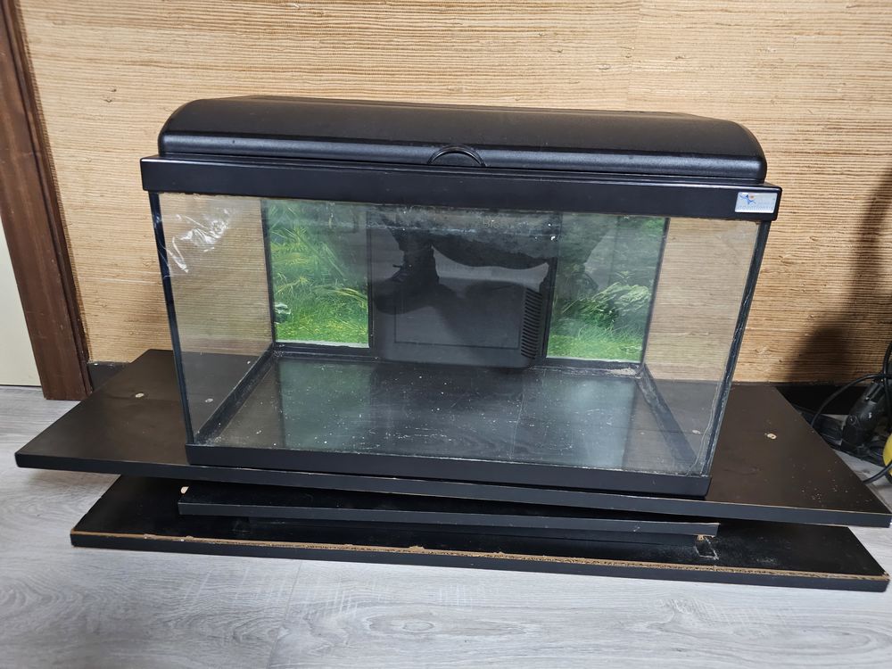 60L aquarium noir 40 77000 La rochette