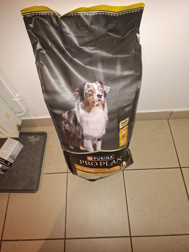  sac de croquettes 14 kgs 50 72320 Vibraye