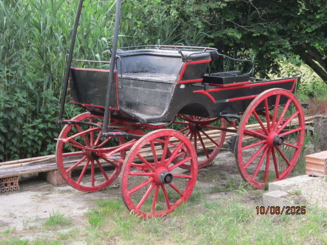 Cal&egrave;che ancienne 350 71370 L'abergement-sainte-colombe