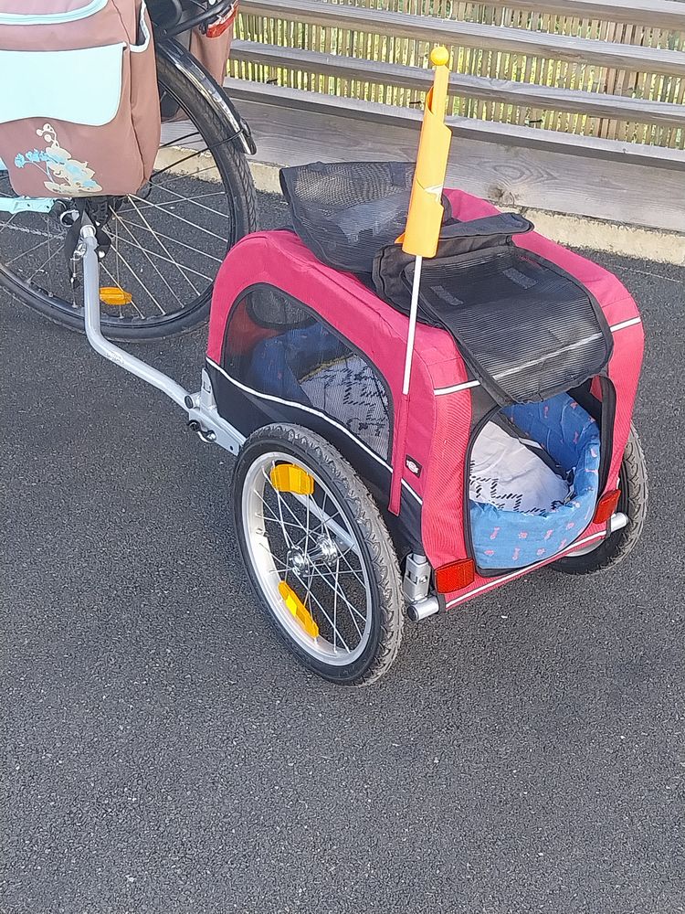Un belle carriole pour promener votre animal de compagnie 80 79210 Mauz�-sur-le-mignon