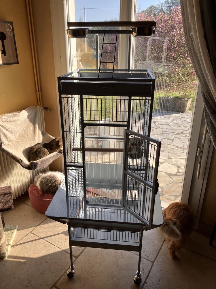 Cage blanche neuve 140 64360 Monein