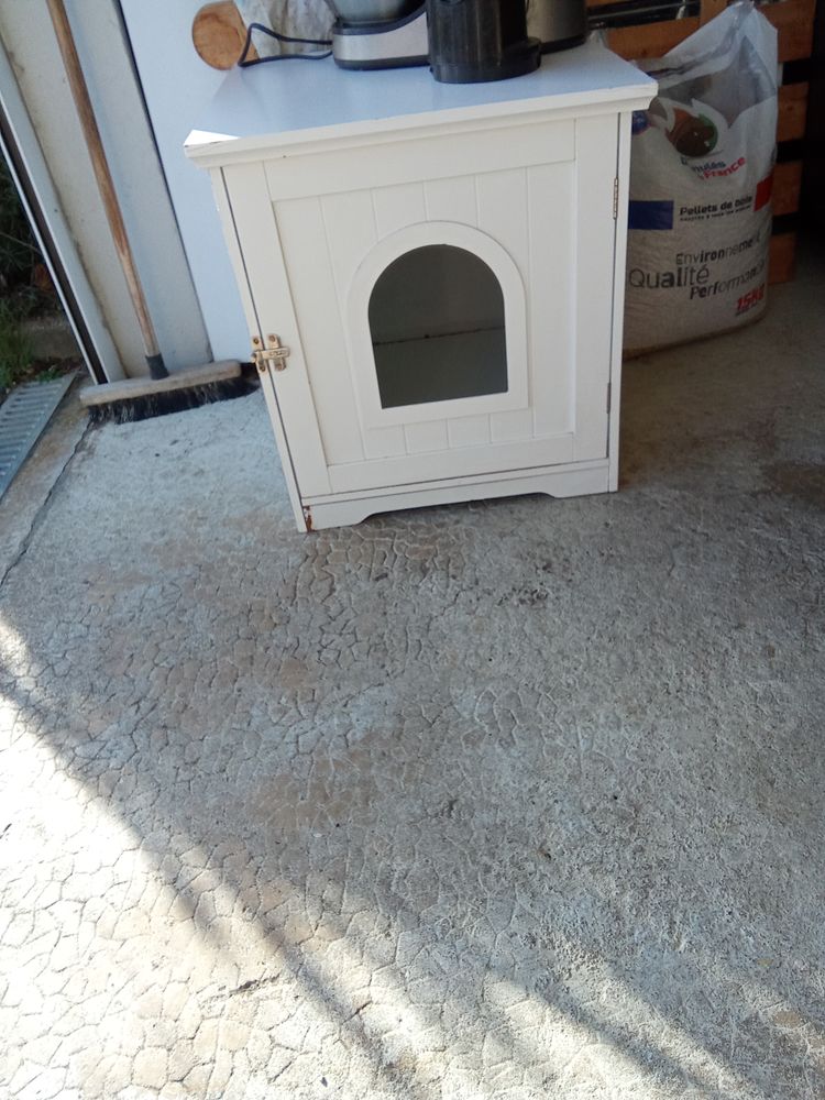 chati&egrave;re pour chat 40 91310 Montlh�ry