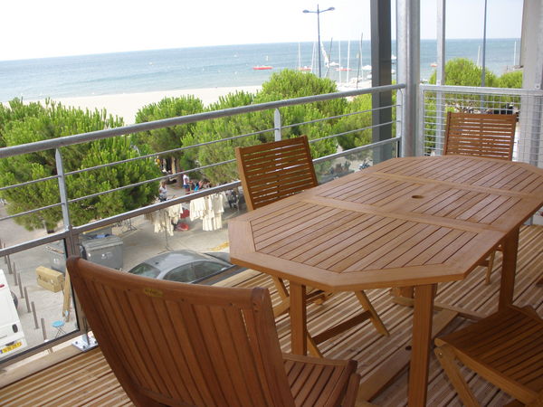La Franqui,appartement climatisé et cabine face à la mer