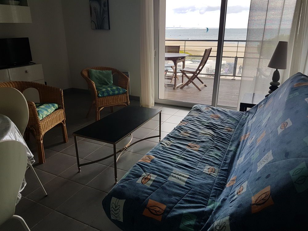 La Franqui,appartement climatisé et cabine face à la mer