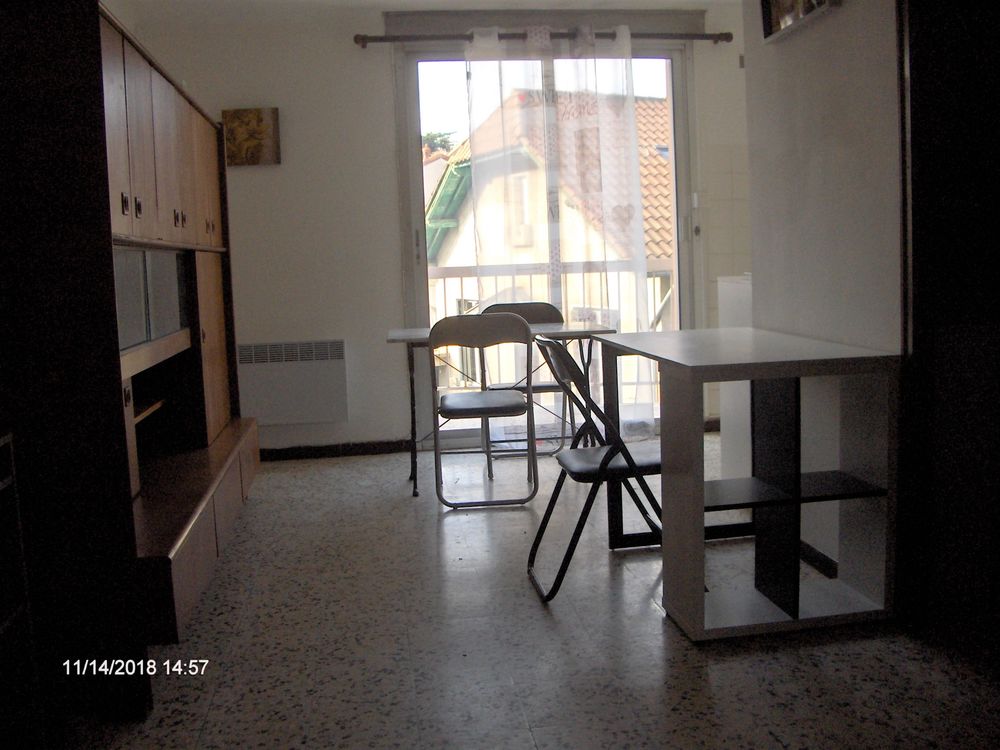 studio meublé avec balcon